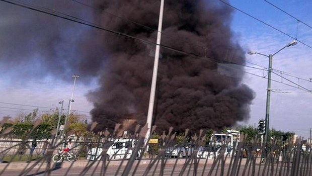 Topkapı'da yangın! Çok sayıda işyeri yanıyor